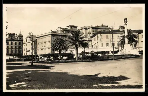 AK Frascati, Piazza Roma con palme e monumento