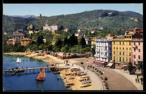 AK Rapallo, Vista sul lungomare con Hotel Rosa Bianca, barche e colline sullo sfondo
