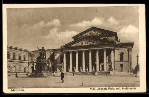 AK München, Max Joseph-Platz mit Hoftheater