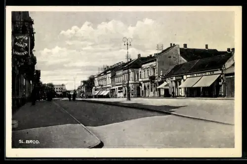 AK Sl. Brod, Strassenpartie mit Geschäften