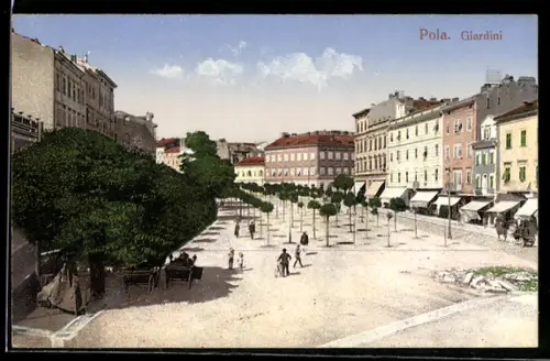 AK Pola, Giardini