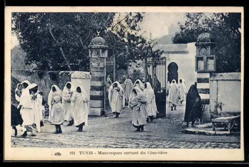 AK Tunis, Mauresques sortant du Cimetière