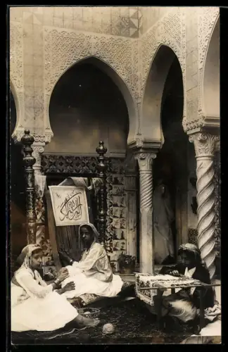 AK Alger, Intérieur Mauresque, arabische Frauen weben