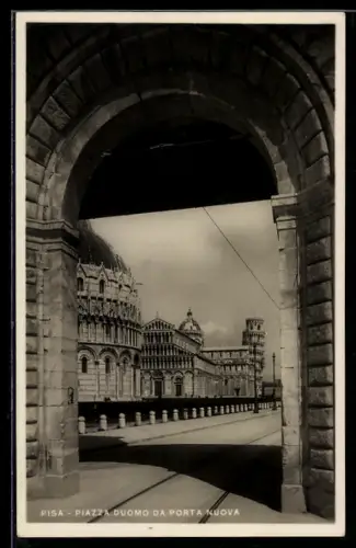 AK Pisa, Piazza Duomo da Porta Nuova