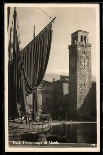 AK Riva /Lago di Garda, Porto con barca a vela e torre dell`orologio