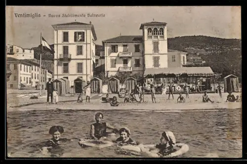 AK Ventimiglia, Nuovo Stabilimento Balneario con bagnanti e edifici sullo sfondo
