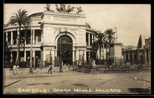 AK Palermo, Garibaldi Opera House con statue e palme