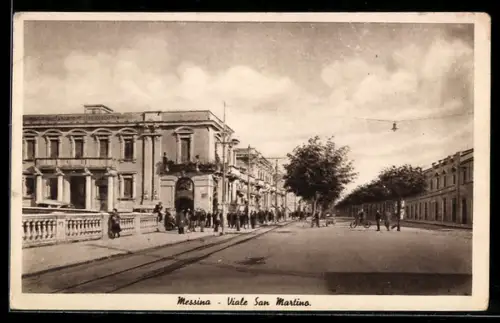 AK Messina, Viale San Martino con edifici storici e passanti