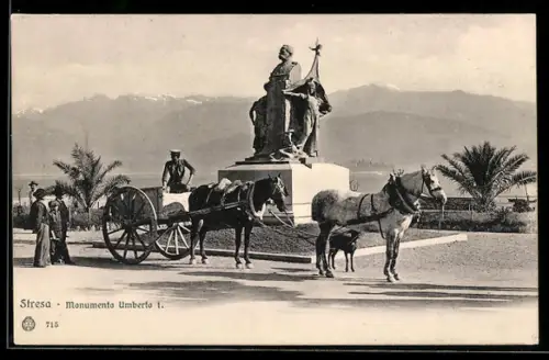 AK Stresa, Monumento Umberto I con cavalli e carro sullo sfondo del lago e montagne