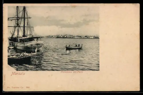AK Marsala, Panorama del porto con barche a vela e remi