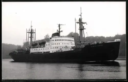 Fotografie Sowjetisches Frachtschiff mit Eisverstärkung Kapitan Markov in Fahrt