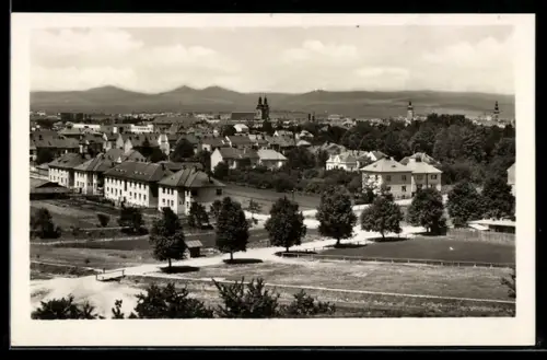 AK Ungarisch Hradisch, Ortsansicht mit Kirche