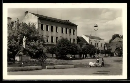 AK Spálené Poricí, Národní a strední skola