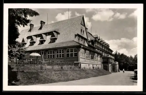 AK Pustewny, Hotel Tanecnica mit Biergarten