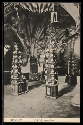 AK Kuttenberg, Beinhaus Sedlec, Schädel und Knochen