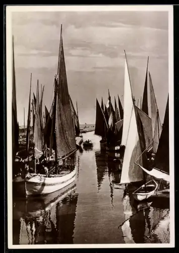 AK Riccione, Nelle calme acque del porto canale
