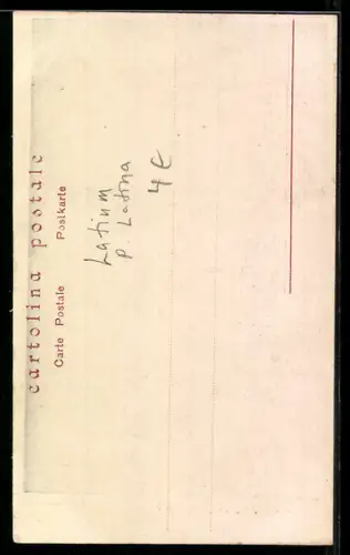 AK Gaeta, Piazza Municipio con persone e edifici storici