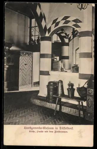 AK Düsseldorf, Kunstgewerbe-Museum, Küche, Partie mit dem Ziehbrunnen