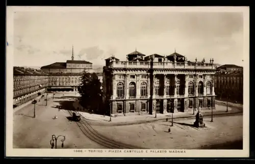 AK Torino, Piazza Castello e Palazzo Madama con tram storico