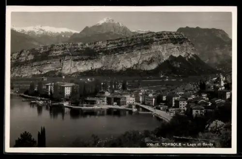 AK Torbole /Lago di Garda, Vista panoramica del paese e delle montagne circostanti