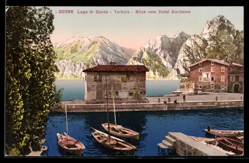 AK Torbole /Lago di Garda, Vista dal Hotel Gardasee con barche ormeggiate