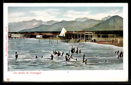 AK Viareggio, Bagnanti in mare con molo sullo sfondo