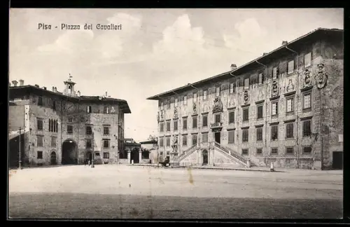AK Pisa, Piazza dei Cavalieri, storica piazza con edifici rinascimentali