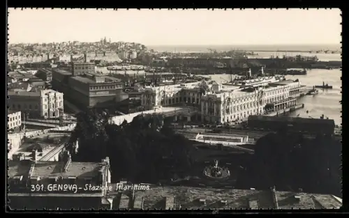 AK Genova, Stazione Marittima e vista della città dal mare