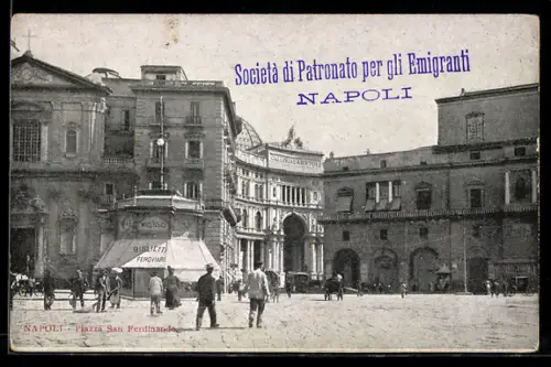 AK Napoli, Piazza San Ferdinando con passanti e edifici storici