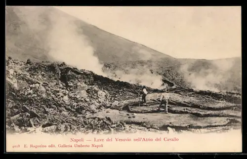 AK Napoli, Lave del Vesuvio nell`Atrio del Cavallo