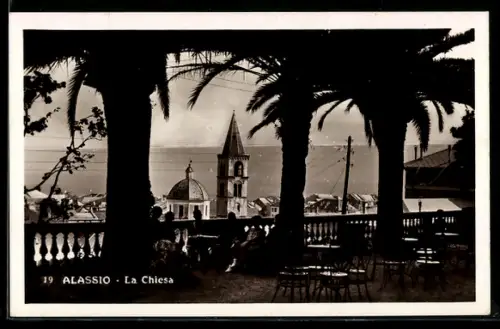 AK Alassio, La Chiesa e palme in primo piano