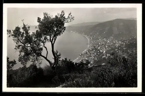AK Alassio, Panorama con vista sulla costa e sulla città