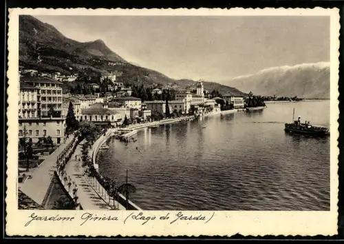 AK Gardone Riviera /Lago di Garda, Panorama mit Strassenpartie