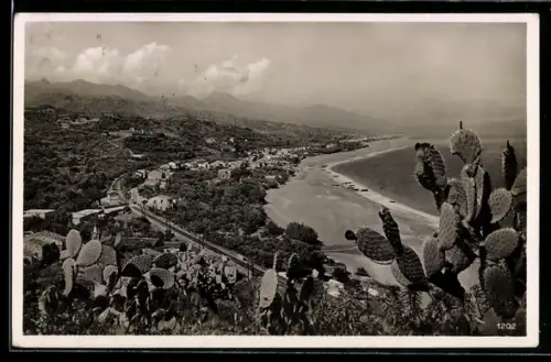 AK Taormina /Sicilia, Veduta generale dei monti verso Messina