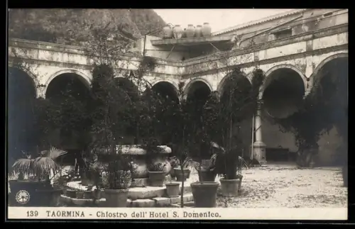 AK Taormina, Chiostro dell` Hotel S. Domenico