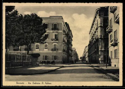 AK Taranto, Via Federica Di Palma, veduta di edifici storici e alberi lungo la strada