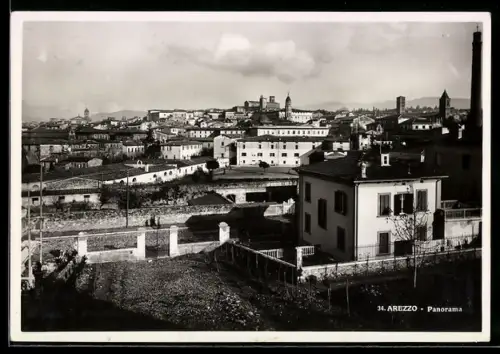 AK Arezzo, Panorama della città con edifici storici sullo sfondo
