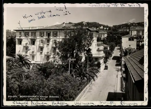 AK Bordighera, Albergo Britania e Pensione Yole con vista sulla strada alberata
