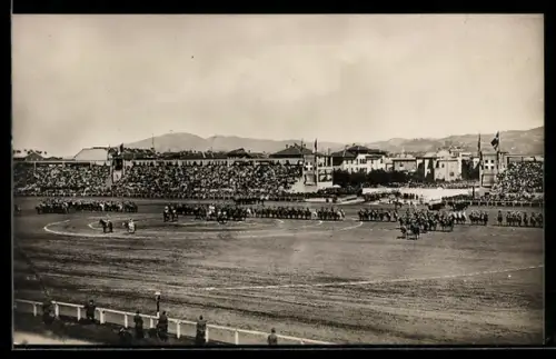 AK Torino, Carosello storico nello stadio con spettatori e bandiere storiche