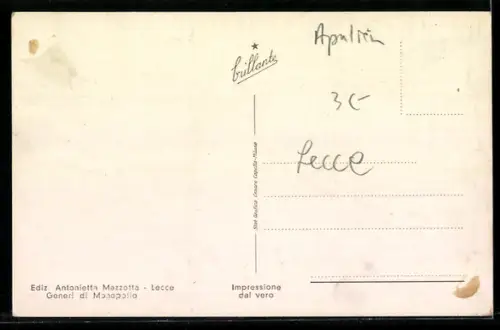 AK Lecce, Viale Lo Re con passanti e edifici storici