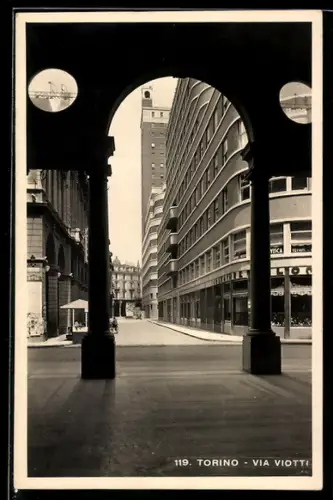 AK Torino, Via Viotti attraverso un arco elegante