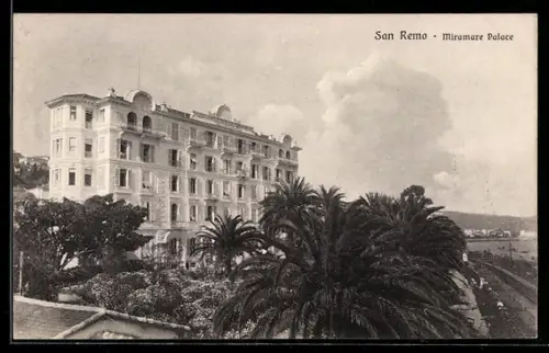 AK San Remo, Miramare Palace con giardino e palme