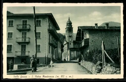 AK S. Pietro Monterosso /Valle Grana, Vista della chiesa e delle case lungo la strada principale