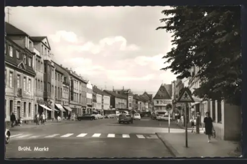 AK Brühl /Köln, Markt mit Geschäften, Zebrastreifen