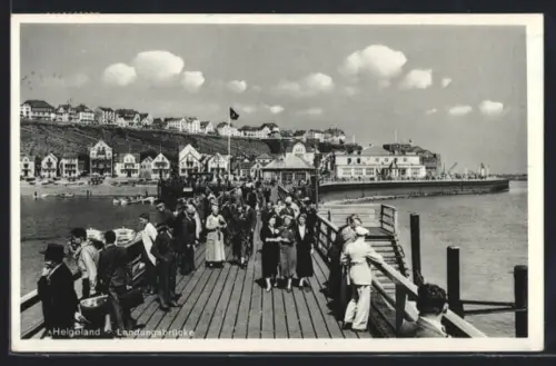 AK Helgoland, Landungsbrücke mit Küstenansicht, 