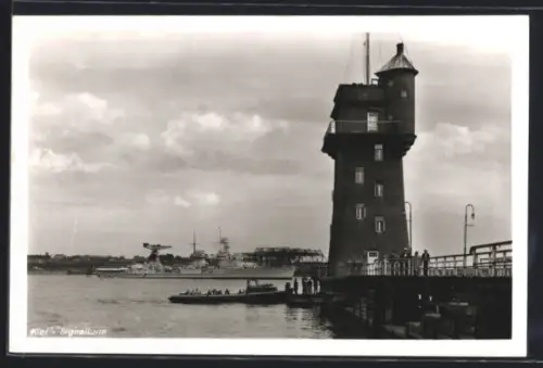 AK Kiel, Signalturm mit Hafenpartie, Boot