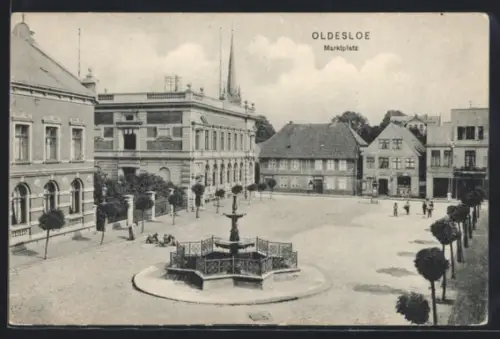 AK Oldesloe, Marktplatz mit Brunnen aus der Vogelschau, Kirche