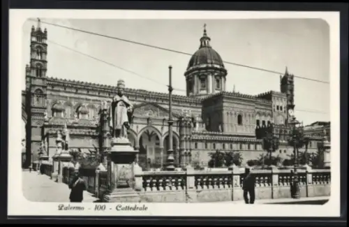 AK Palermo, Cattedrale con statua e passanti