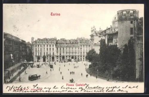 AK Torino, Piazza Castello con tram e persone in passeggiata