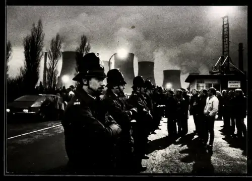AK Staffordshire, Minenarbeiter stellen sich Thatchers Polizei entgegen, Bergarbeiterstreik 1984-85